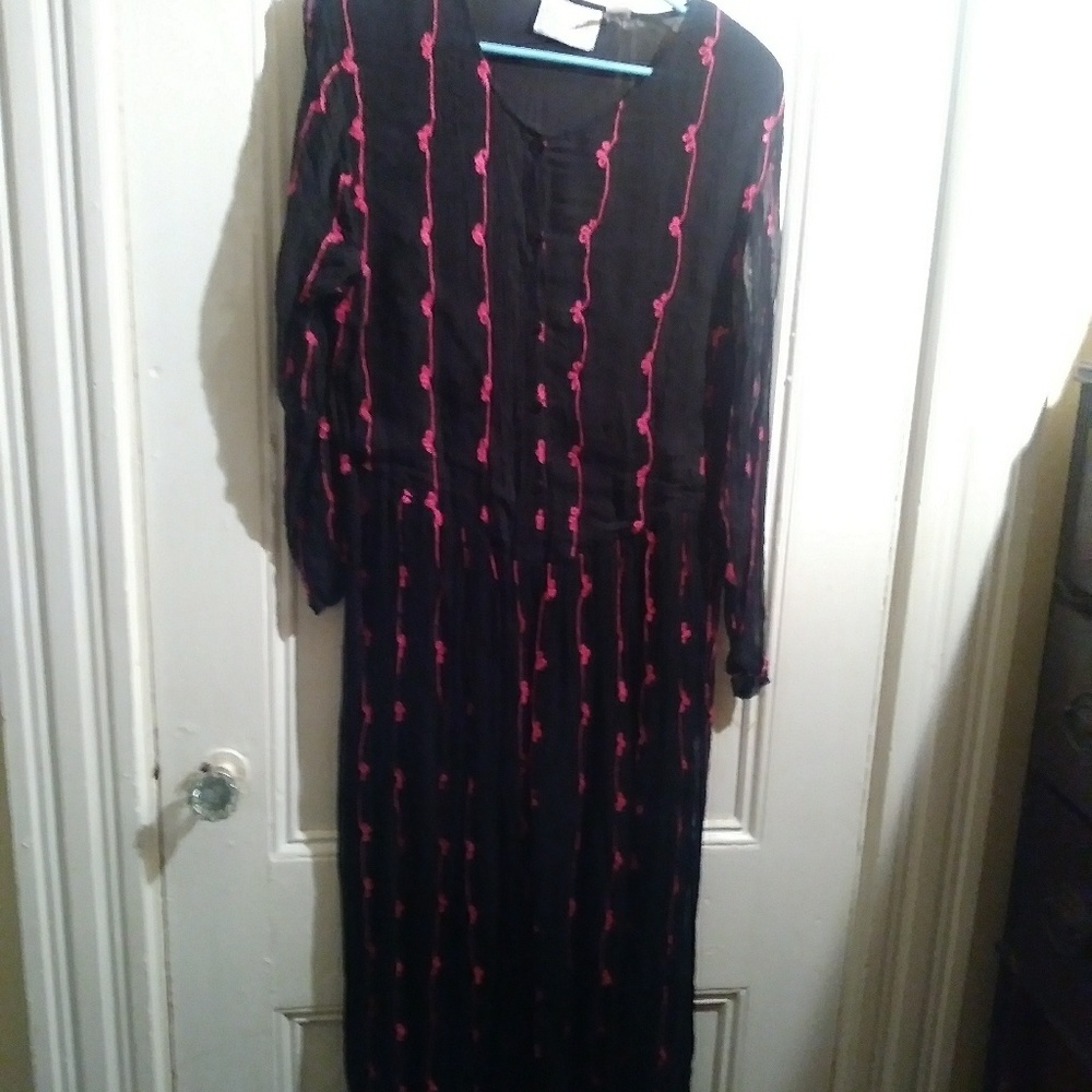Passports pier 1 100% cotton rayon lined dress